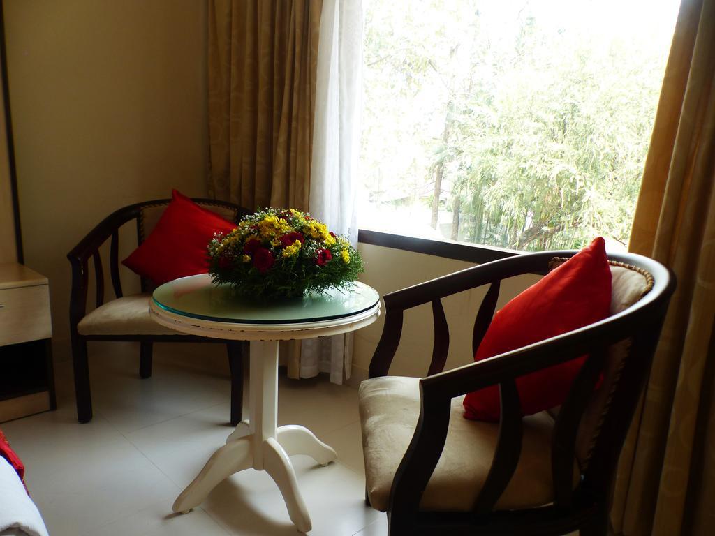 Hotel Highway Garden Kochi Eksteriør bilde