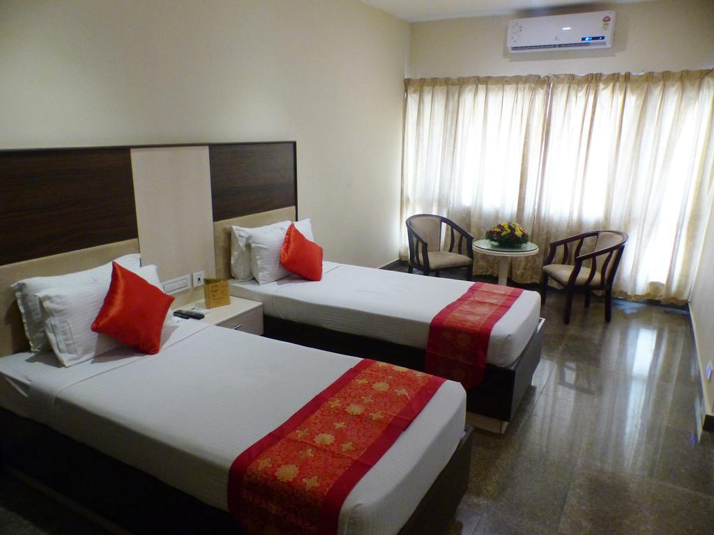 Hotel Highway Garden Kochi Eksteriør bilde